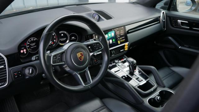 Porsche Cayenne image 2