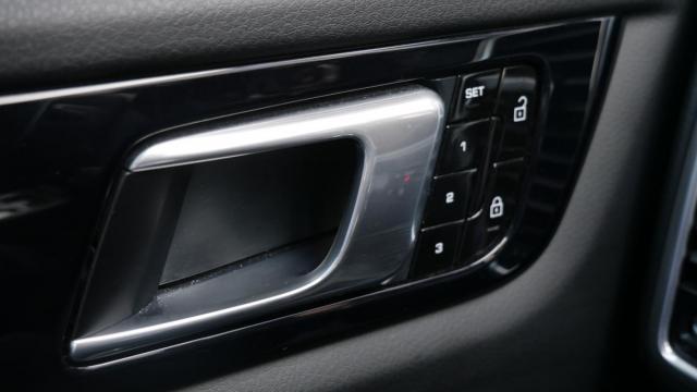 Porsche Cayenne image 5