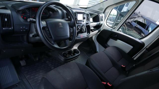 Peugeot Boxer image 1