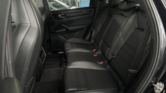 Porsche Cayenne image 6