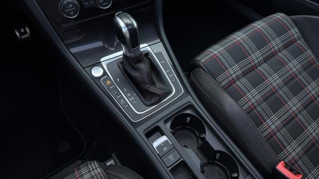 Volkswagen Golf image 8