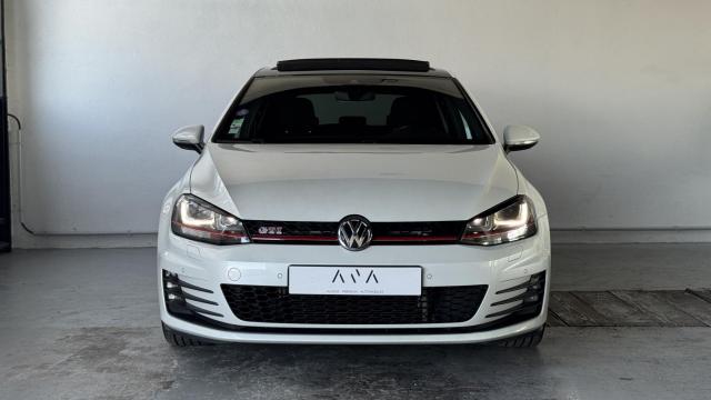 Volkswagen Golf image 6