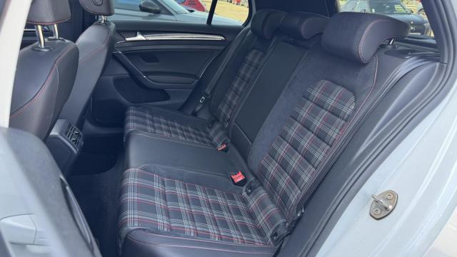 Volkswagen Golf image 5