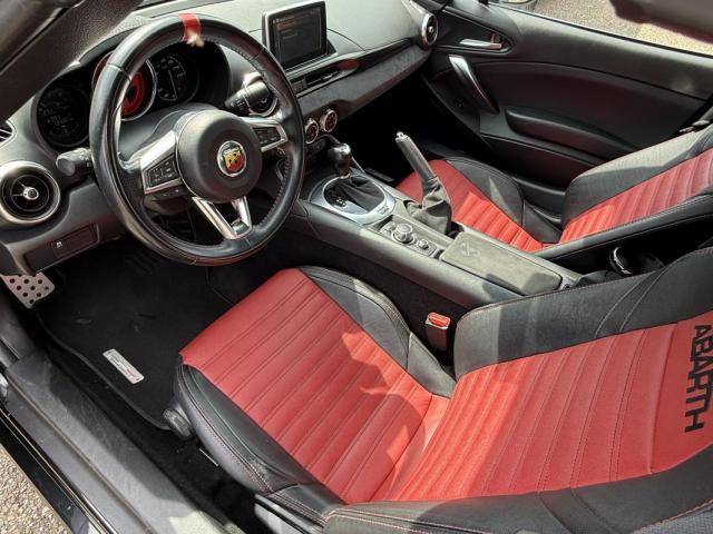 Fiat 124 Spider image 2