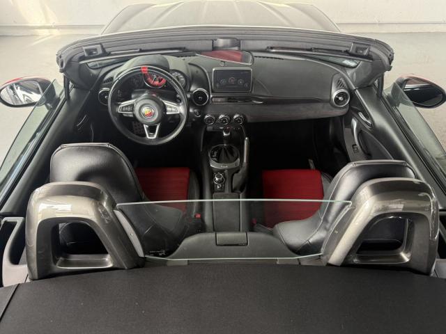 Fiat 124 Spider image 9