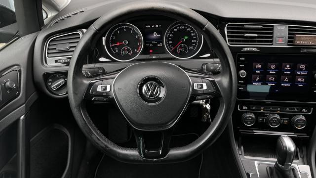Volkswagen Golf image 6
