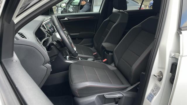 Volkswagen T-Roc image 7