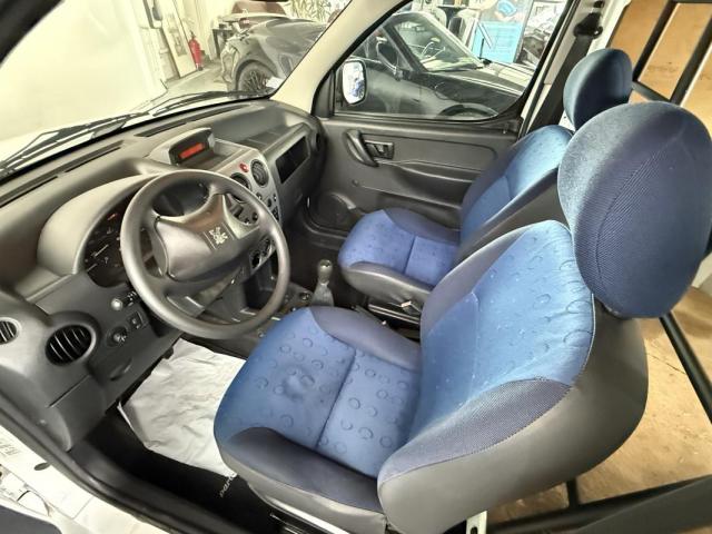 Peugeot Partner image 1