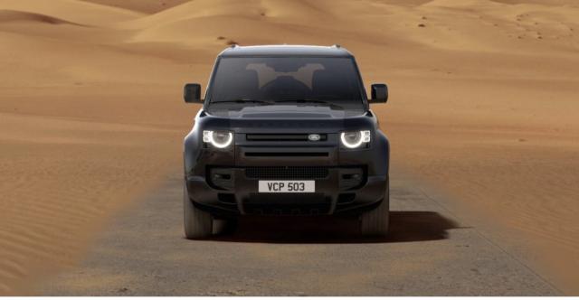 Land Rover Defender image 9