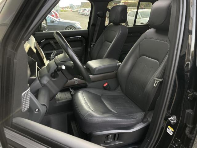 Land Rover Defender image 6