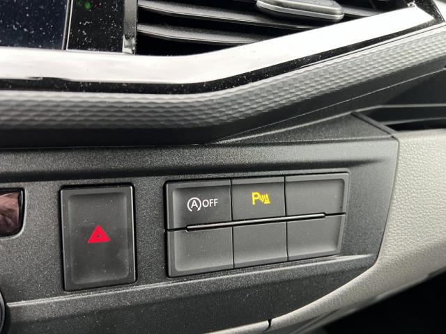 Volkswagen Transporter image 8