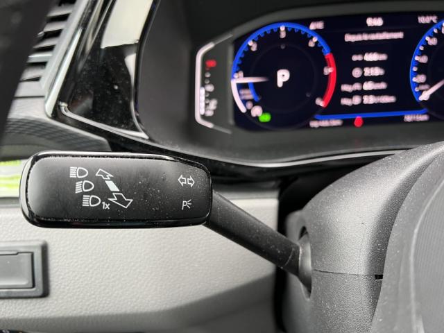 Volkswagen Transporter image 6