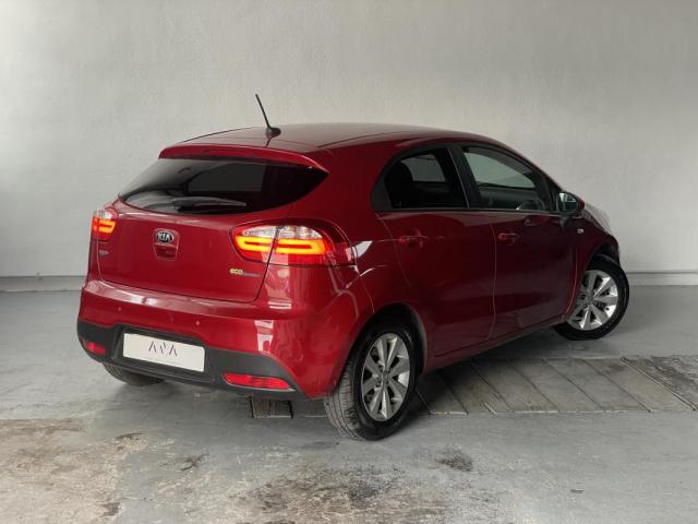 Kia Rio image 5