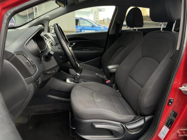 Kia Rio image 6