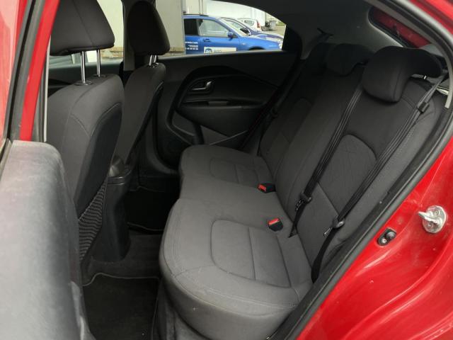 Kia Rio image 9