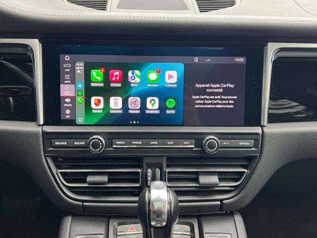 Porsche Macan image 9