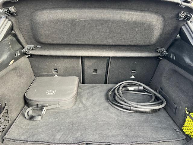 Mercedes Benz Eqa image 9