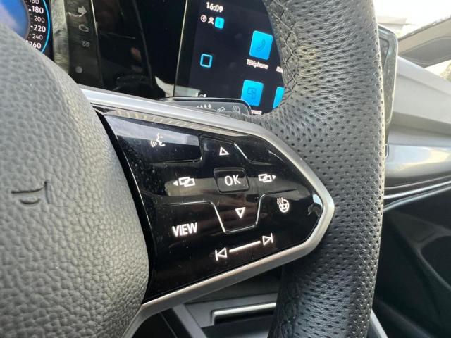 Volkswagen Golf image 8