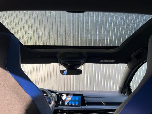 Volkswagen Golf image 9