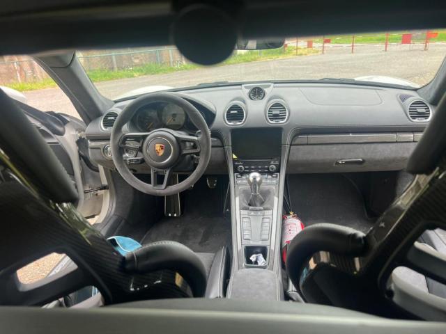 Porsche 718 Cayman image 4