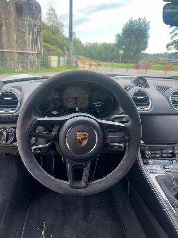 Porsche 718 Cayman image 2