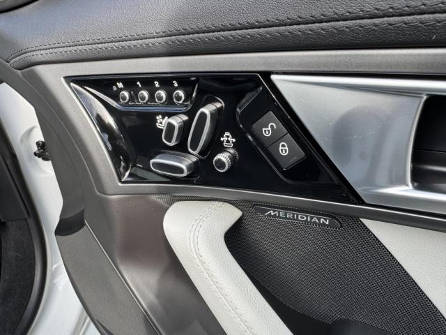 Jaguar F-Type image 6