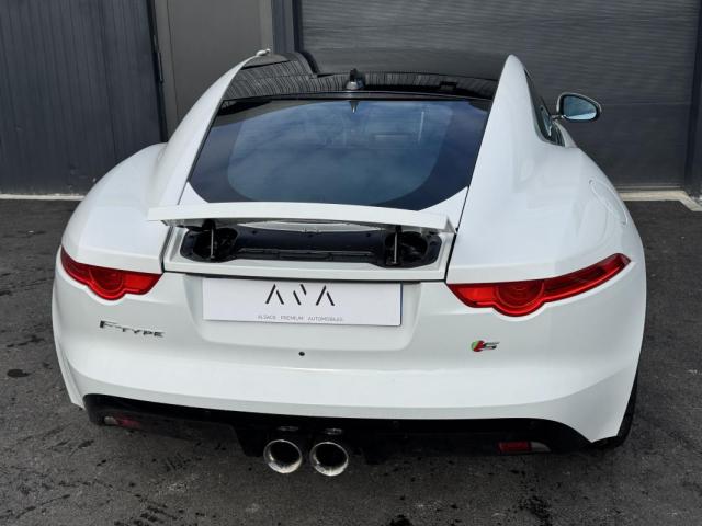 Jaguar F-Type image 1
