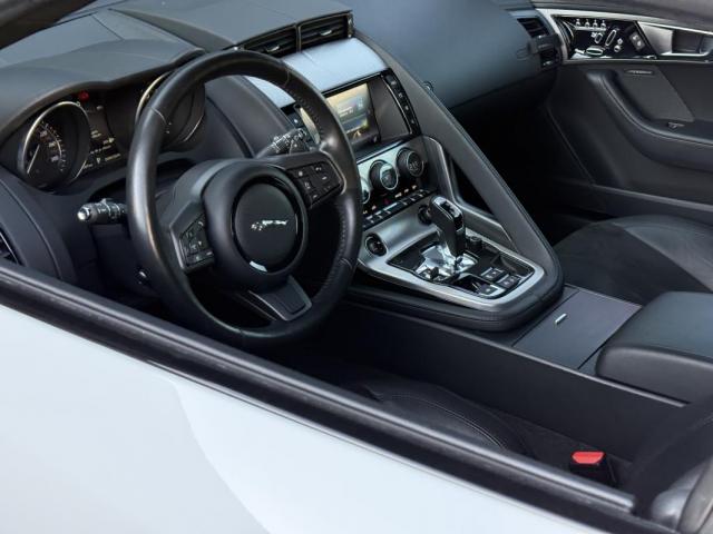 Jaguar F-Type image 3