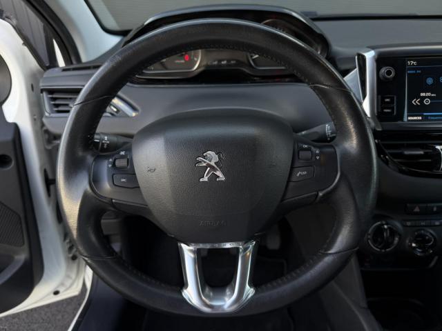 Peugeot 208 image 9