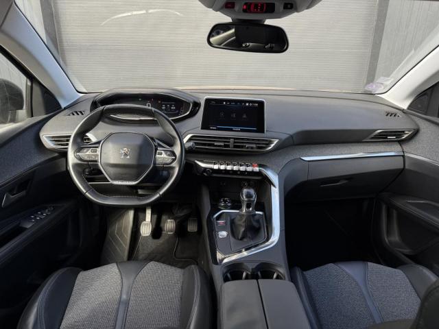 Peugeot 3008 image 2