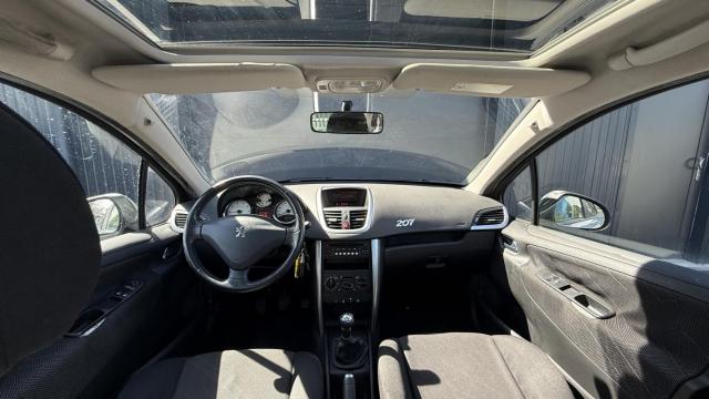 Peugeot 207 image 3