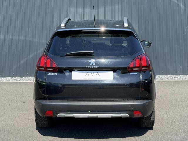 Peugeot 2008 image 2