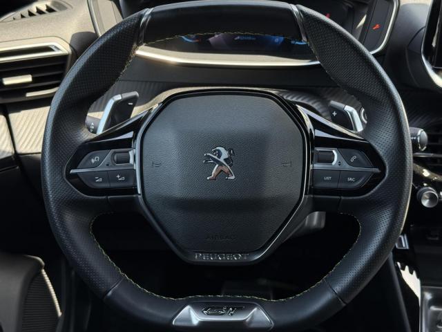 Peugeot 2008 image 2