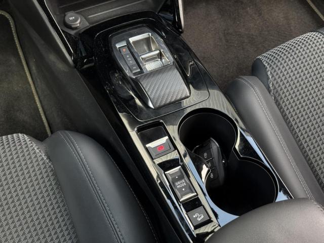 Peugeot 2008 image 6