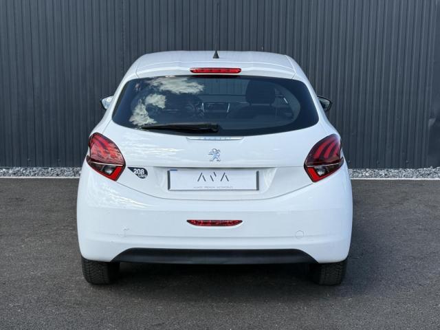Peugeot 208 image 1