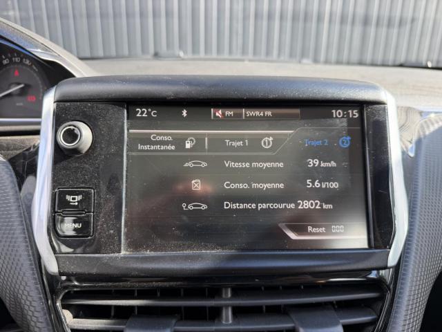 Peugeot 2008 image 2