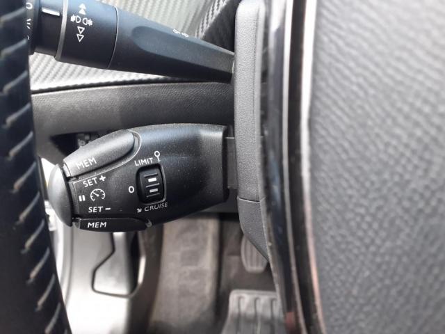 Peugeot 2008 image 1
