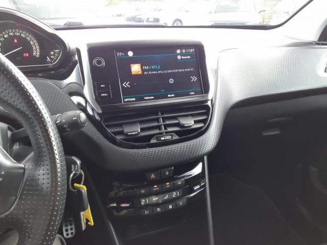 Peugeot 2008 image 3
