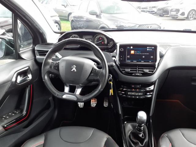 Peugeot 2008 image 8