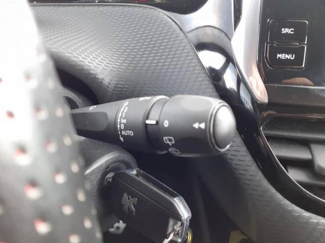Peugeot 2008 image 2