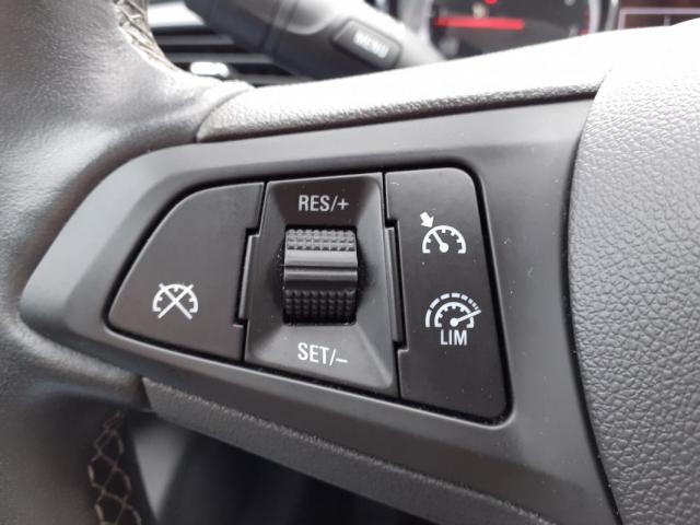 Opel Astra Sports Tourer image 9
