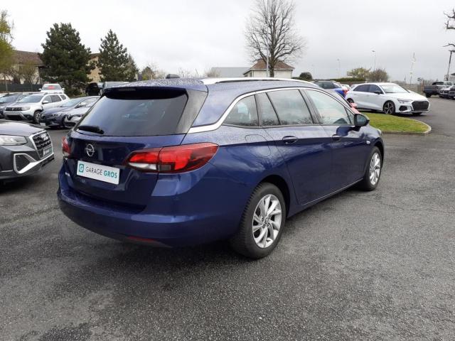 Opel Astra Sports Tourer image 8