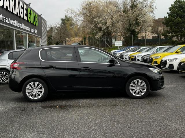 Peugeot 308 image 8