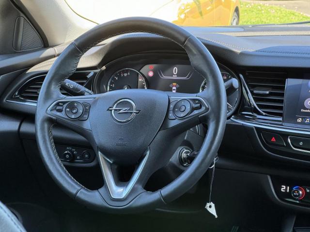 Opel Insignia image 2