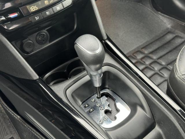 Peugeot 2008 image 8