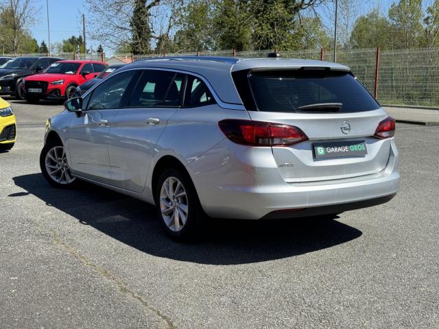 Opel Astra Sports Tourer image 9