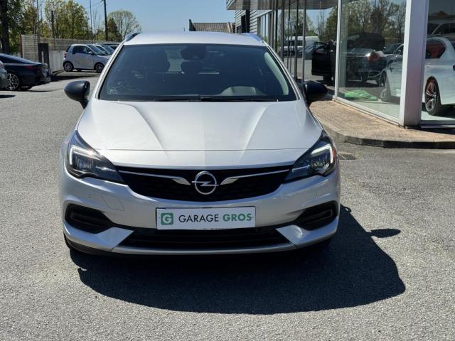 Opel Astra Sports Tourer image 4