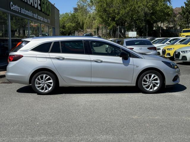 Opel Astra Sports Tourer image 8