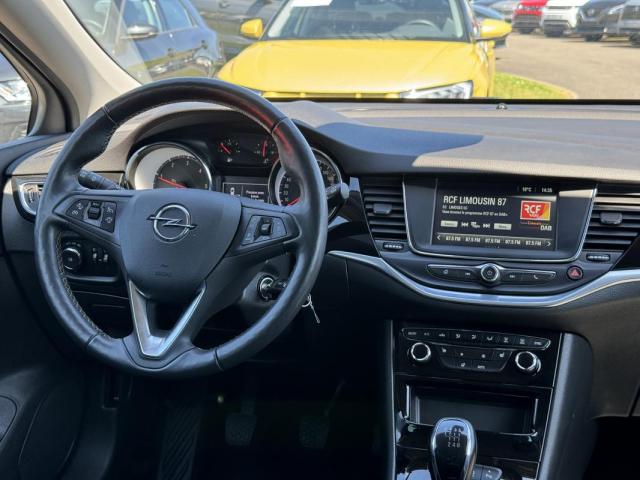 Opel Astra Sports Tourer image 6