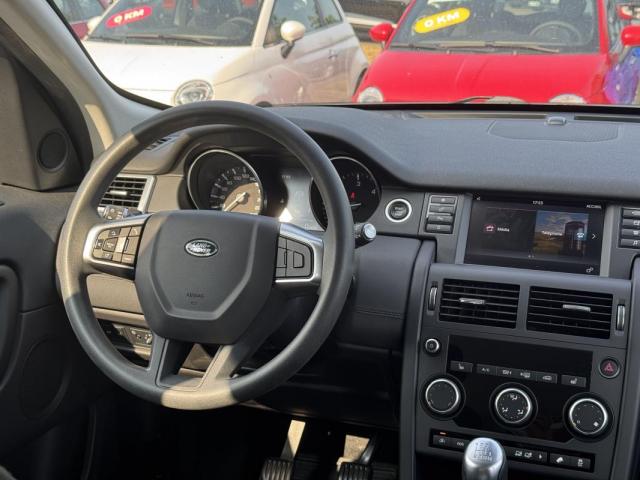 Land Rover Discovery Sport image 1